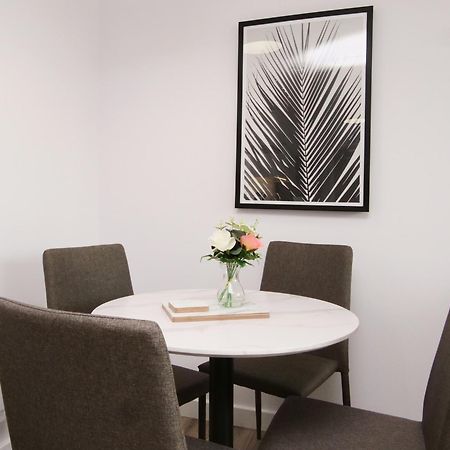 Apartment 46 Luna With Free Parking York Buitenkant foto